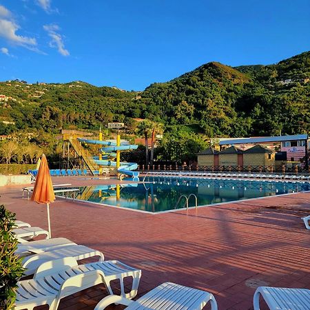 Villaggio Hotel Club Calanovellamare ピラーイノ エクステリア 写真