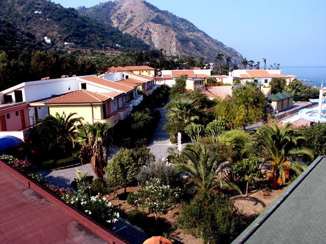 Villaggio Hotel Club Calanovellamare ピラーイノ エクステリア 写真