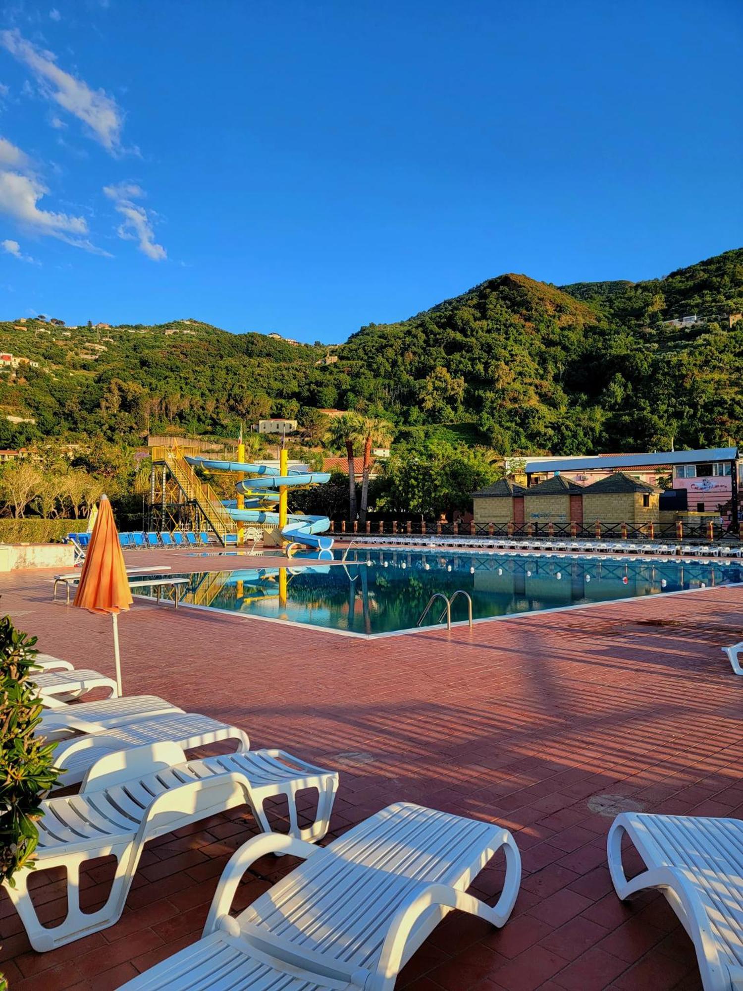 Villaggio Hotel Club Calanovellamare ピラーイノ エクステリア 写真