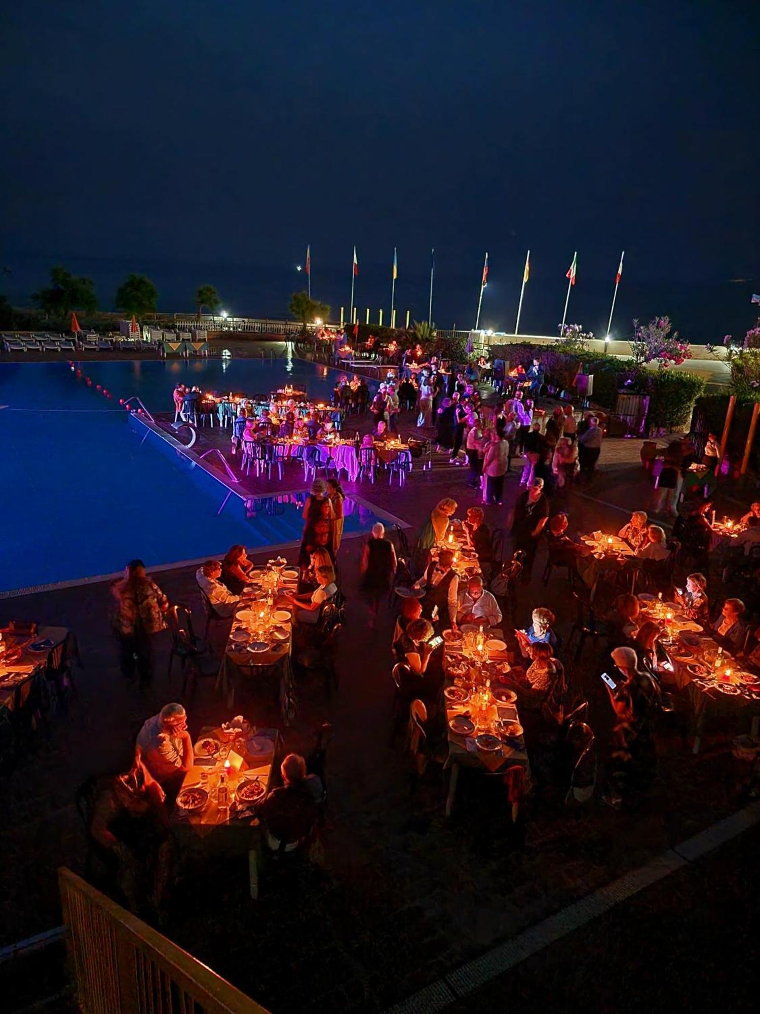 Villaggio Hotel Club Calanovellamare ピラーイノ エクステリア 写真