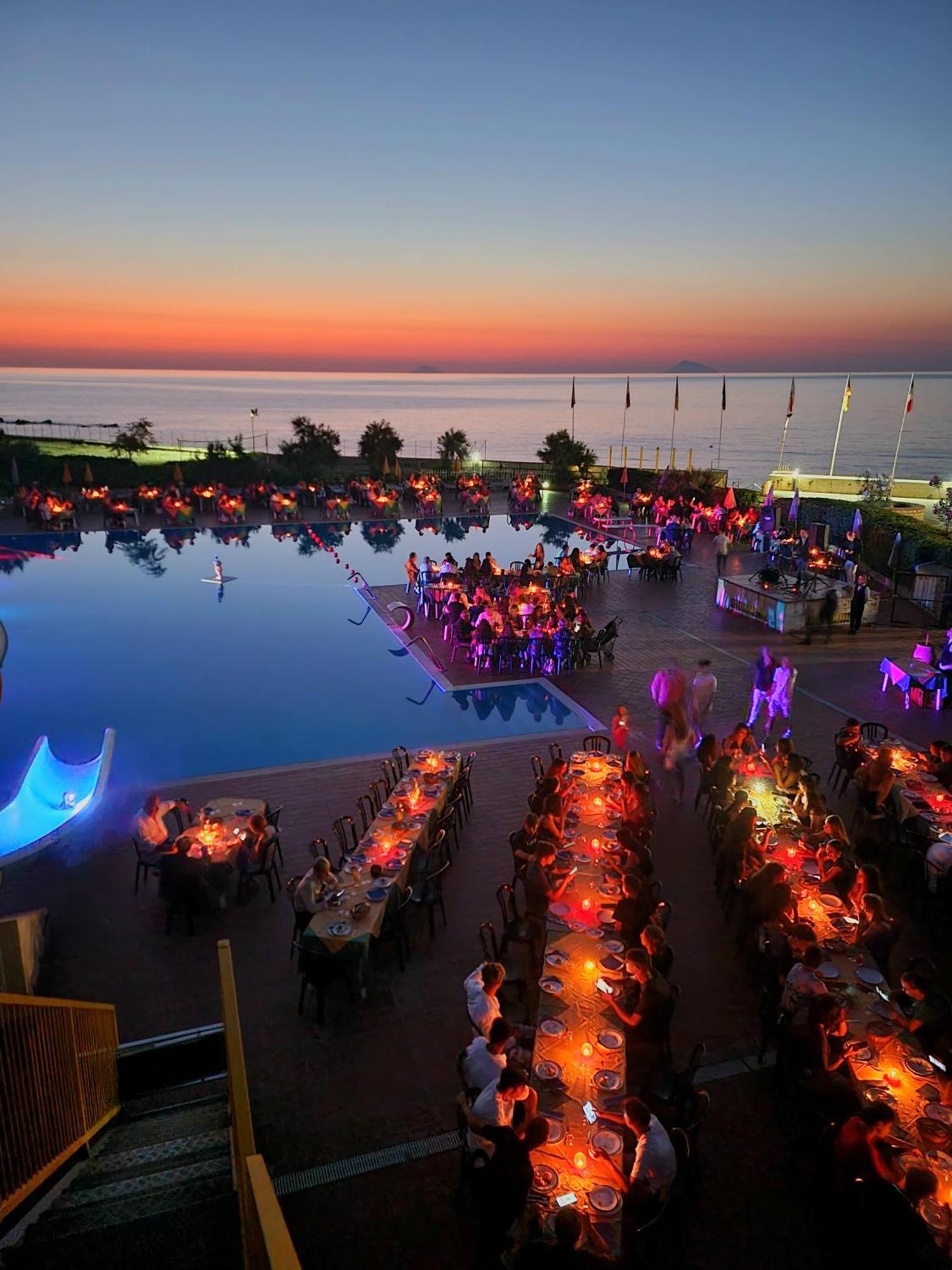 Villaggio Hotel Club Calanovellamare ピラーイノ エクステリア 写真